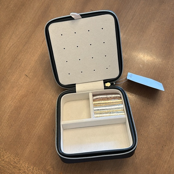 *Final offer!* Nordstrom “M” travel jewelry case - Picture 2 of 4